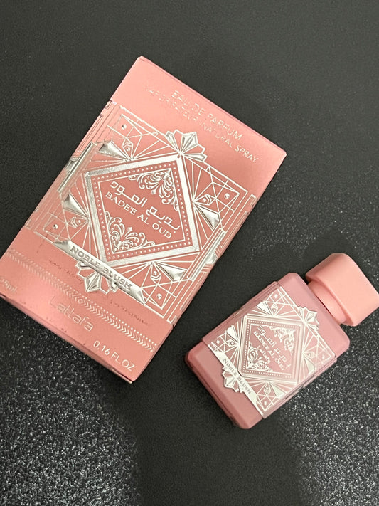 Noble blush mini