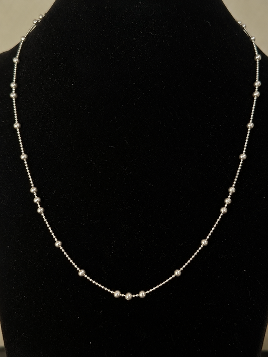 Cadena militar con bolitas secuencia Cartier.