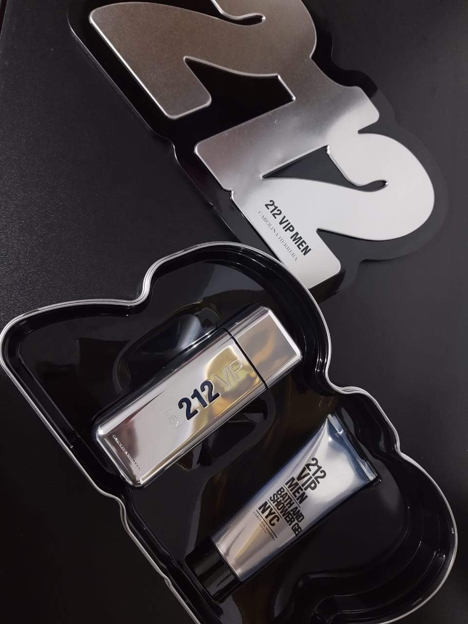 212 VIP men Carolina Herrera