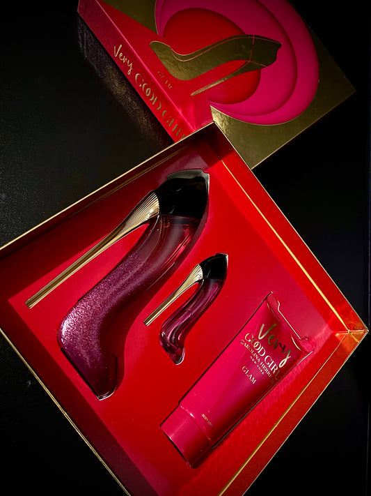 VERY GOOD GIRL GLAM CAROLINA HERRERA