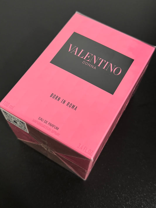 Valentino Donna Born In Roma